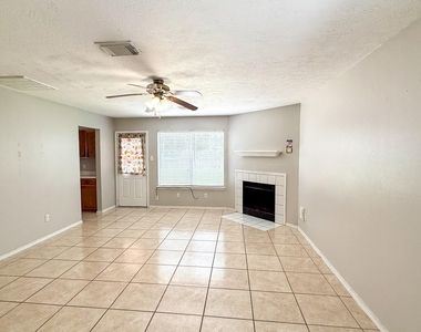 503 Willow West Drive - Photo Thumbnail 3