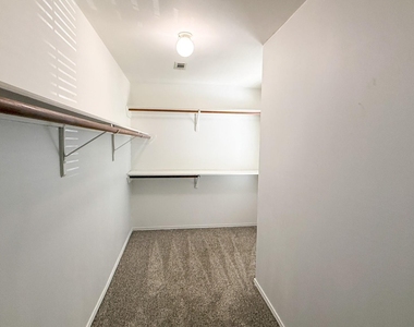 503 Willow West Drive - Photo Thumbnail 13
