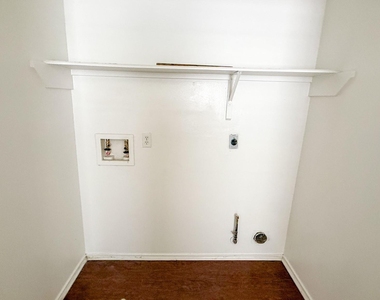 503 Willow West Drive - Photo Thumbnail 6