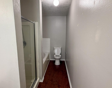 503 Willow West Drive - Photo Thumbnail 11