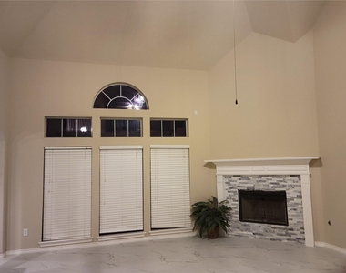 11134 Sheldon Bend Drive - Photo Thumbnail 3