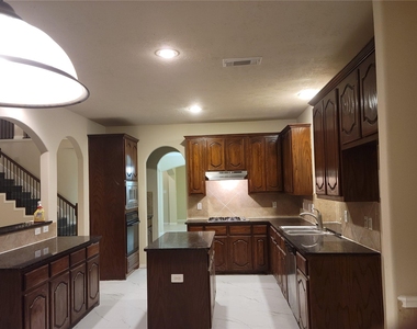 11134 Sheldon Bend Drive - Photo Thumbnail 2