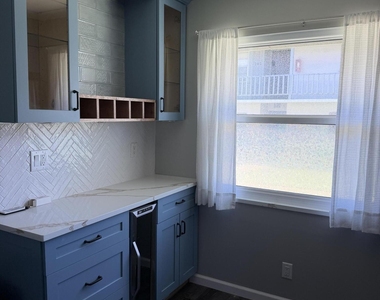 2104 Grant Place - Photo Thumbnail 3