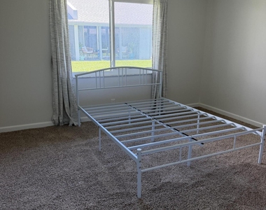 2104 Grant Place - Photo Thumbnail 7