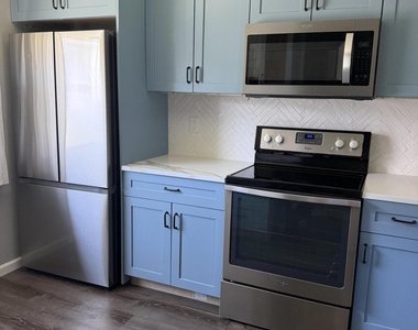 2104 Grant Place - Photo Thumbnail 2