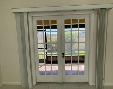 613 Manatee Drive - Photo Thumbnail 27