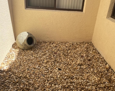 613 Manatee Drive - Photo Thumbnail 4