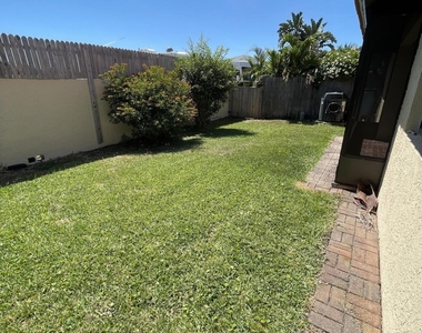 613 Manatee Drive - Photo Thumbnail 31