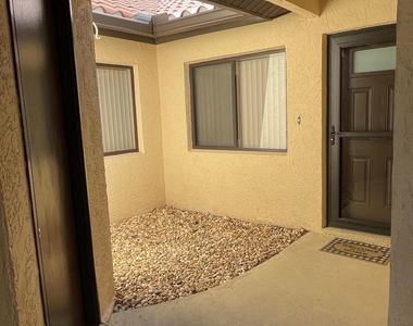 613 Manatee Drive - Photo Thumbnail 2