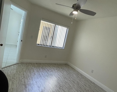 613 Manatee Drive - Photo Thumbnail 23