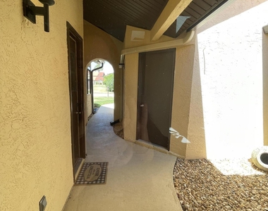 613 Manatee Drive - Photo Thumbnail 3