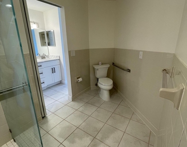 613 Manatee Drive - Photo Thumbnail 20