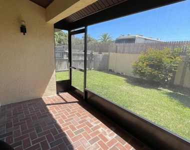613 Manatee Drive - Photo Thumbnail 29