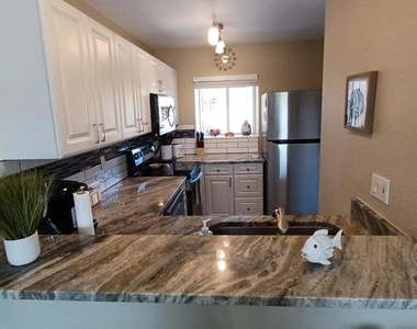 347 Ocean Park Lane - Photo Thumbnail 5