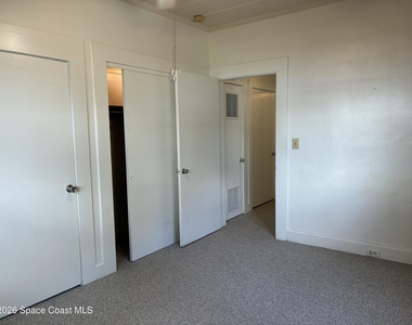 803 Rockledge Drive - Photo Thumbnail 7