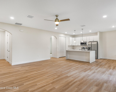 1041 Wesberry Street Se - Photo Thumbnail 3