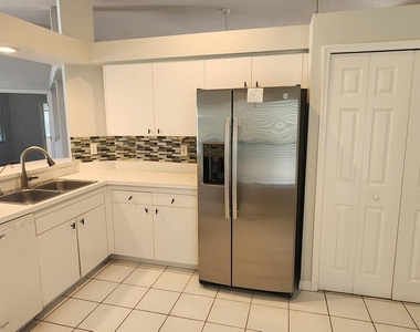 8043 Bracken Lane - Photo Thumbnail 14