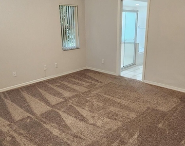 8043 Bracken Lane - Photo Thumbnail 20