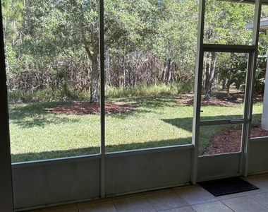 433 Gardendale Circle Se - Photo Thumbnail 4