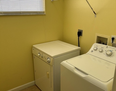 433 Gardendale Circle Se - Photo Thumbnail 1