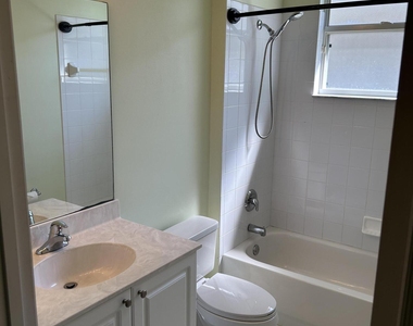 433 Gardendale Circle Se - Photo Thumbnail 8