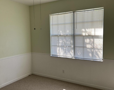 433 Gardendale Circle Se - Photo Thumbnail 9