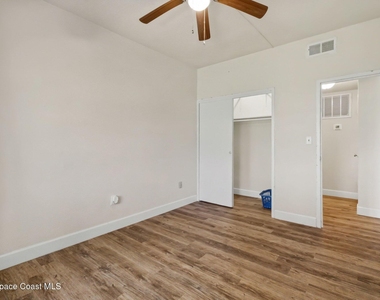 55 Sea Park Boulevard - Photo Thumbnail 8