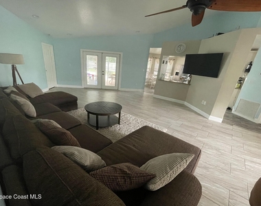 6550 Corsica Boulevard - Photo Thumbnail 8