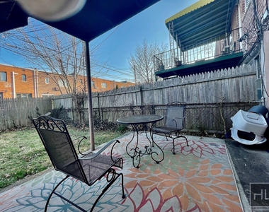 Eliot Avenue - Photo Thumbnail 12