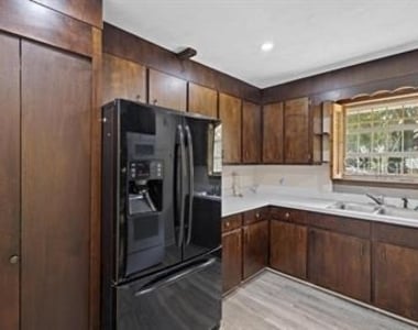 420 N Fairview Avenue - Photo Thumbnail 1