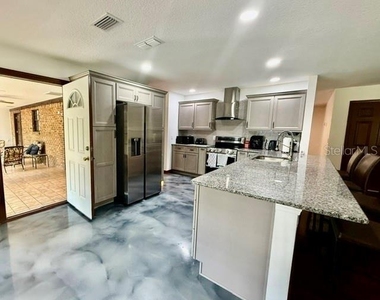 543 Princewood Drive - Photo Thumbnail 12