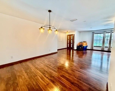 543 Princewood Drive - Photo Thumbnail 5