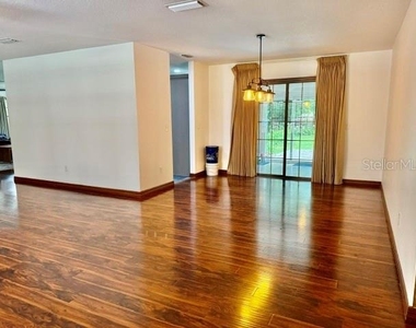 543 Princewood Drive - Photo Thumbnail 7
