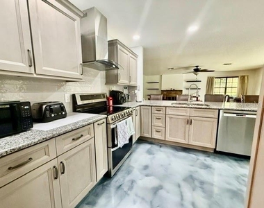 543 Princewood Drive - Photo Thumbnail 13