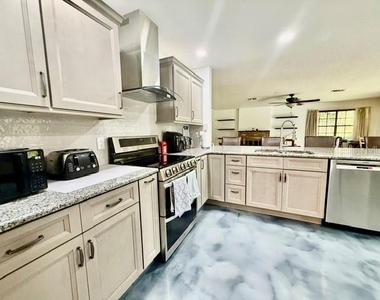 543 Princewood Drive - Photo Thumbnail 14