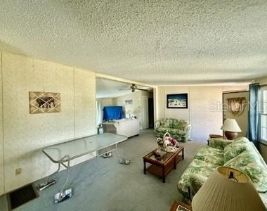 470 Hilltop Court - Photo Thumbnail 5