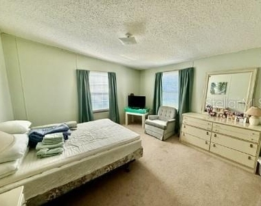 470 Hilltop Court - Photo Thumbnail 18