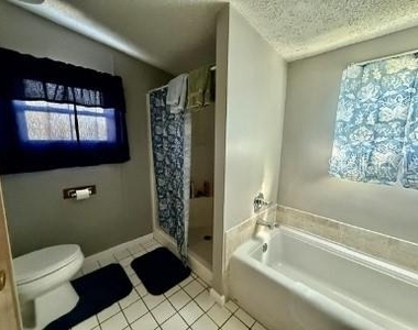 470 Hilltop Court - Photo Thumbnail 16