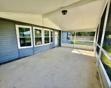 470 Hilltop Court - Photo Thumbnail 2
