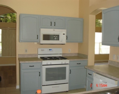 606 Alder Grove Drive - Photo Thumbnail 7