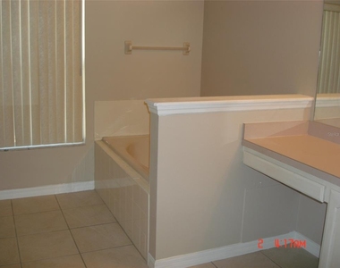 606 Alder Grove Drive - Photo Thumbnail 10