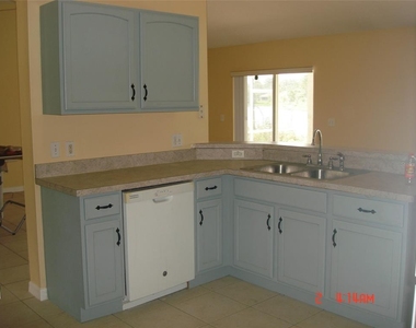 606 Alder Grove Drive - Photo Thumbnail 6