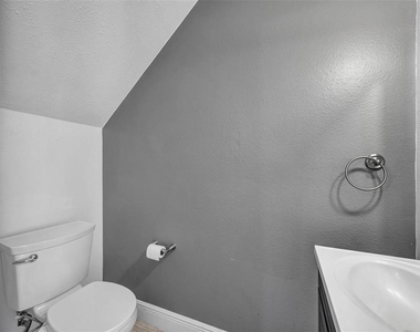 6127 Bayside Key Drive - Photo Thumbnail 17