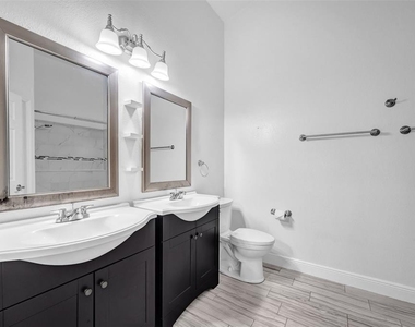 6127 Bayside Key Drive - Photo Thumbnail 27