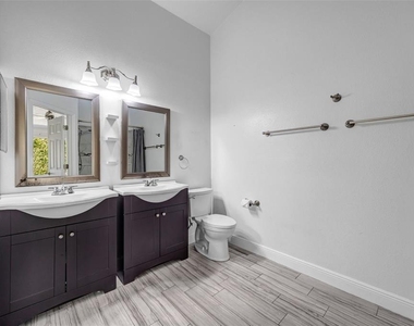 6127 Bayside Key Drive - Photo Thumbnail 31