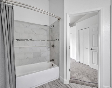 6127 Bayside Key Drive - Photo Thumbnail 30
