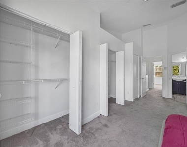 6127 Bayside Key Drive - Photo Thumbnail 24
