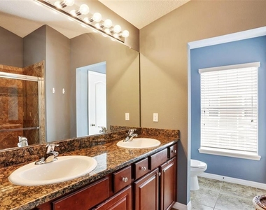7001 Interbay Boulevard - Photo Thumbnail 10
