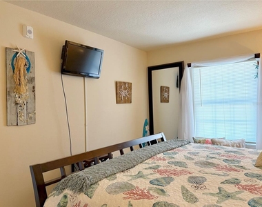 5184 Beach Drive Se - Photo Thumbnail 14