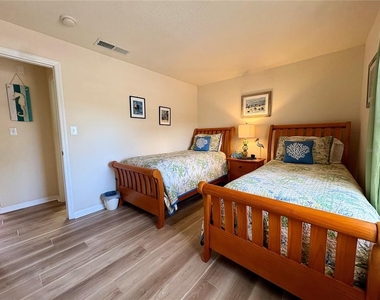 5184 Beach Drive Se - Photo Thumbnail 14